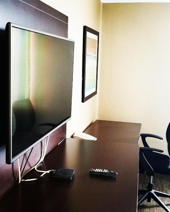 Comfort & Conference Centre Airport Gasthof Toronto