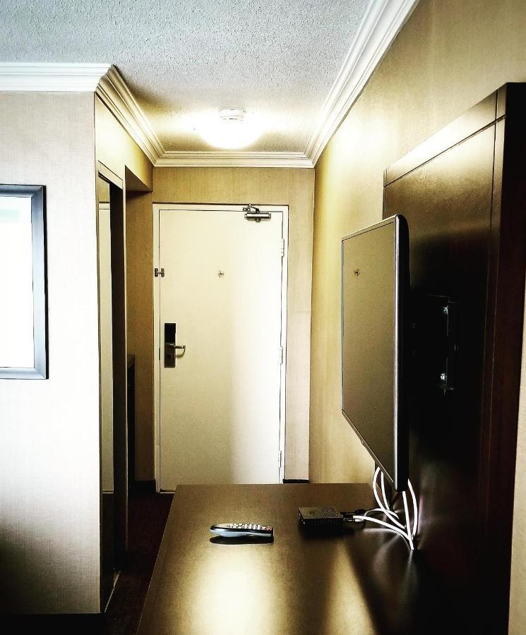 Comfort & Conference Centre Airport Gasthof Toronto