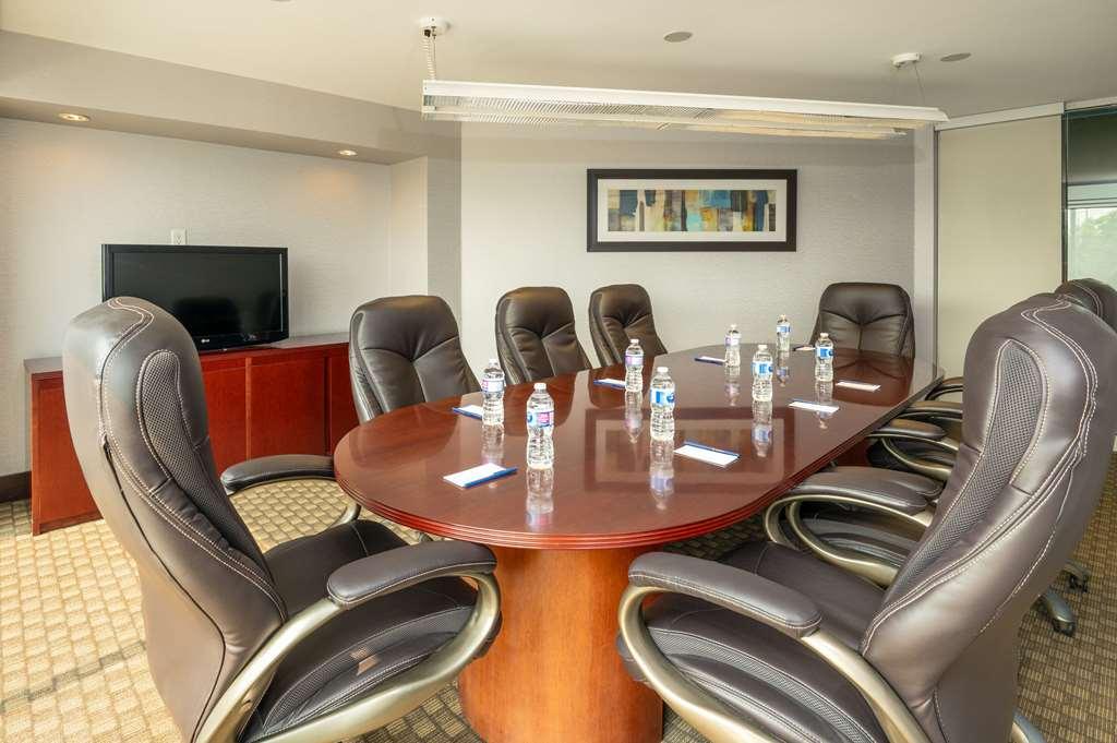 Gasthof Comfort & Conference Centre Airport 3*