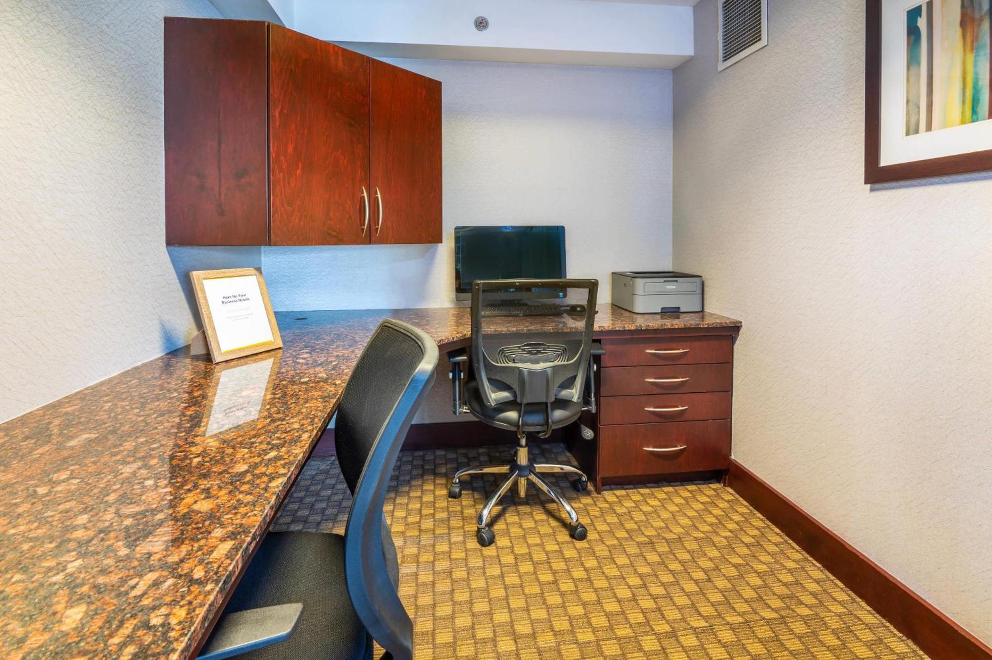 Comfort & Conference Centre Airport Gasthof Toronto