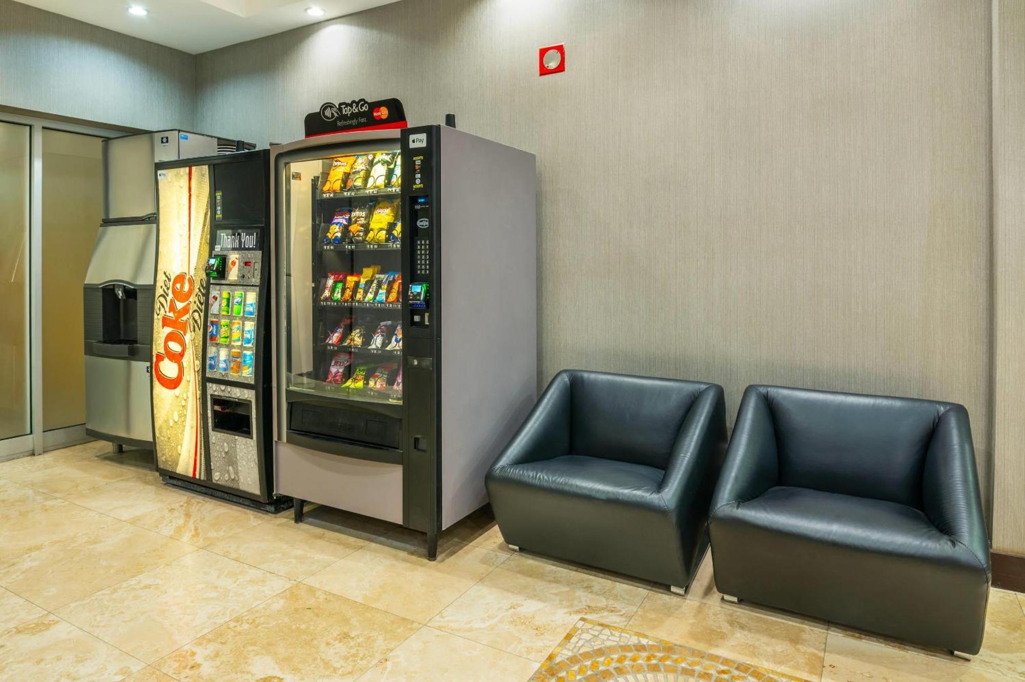 Comfort & Conference Centre Airport Toronto